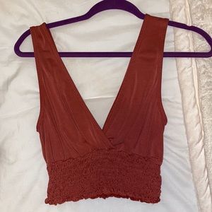 URBAN OUTFITTERS V GOING OUT CROPPED TANK sz sp